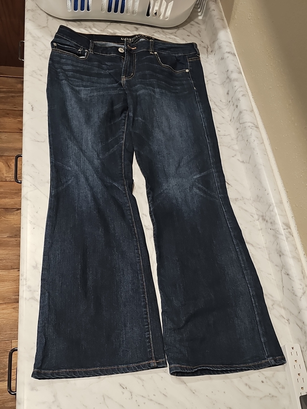 American Eagle Women's Dark Flare Jeans